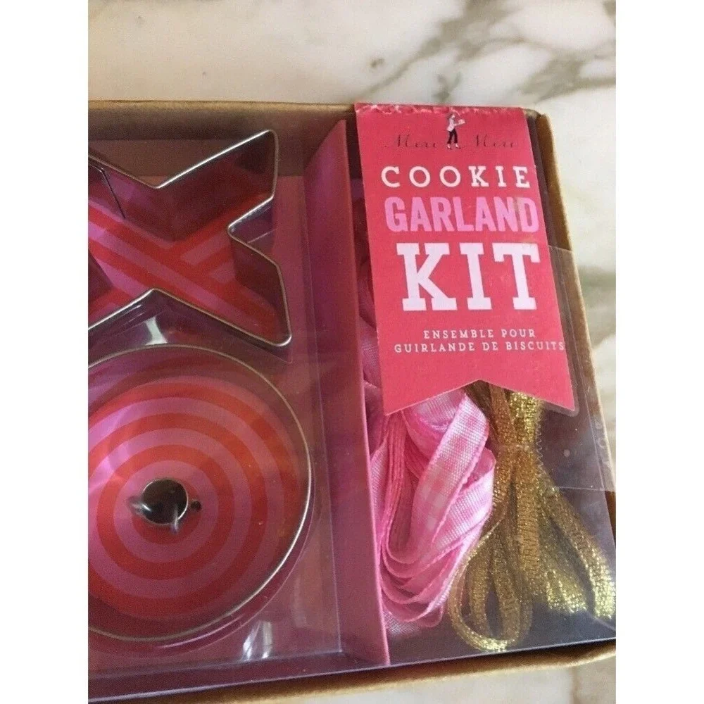 Heart & Home Cookie Garland Kit With Cutters For Holes & Ribbon‎